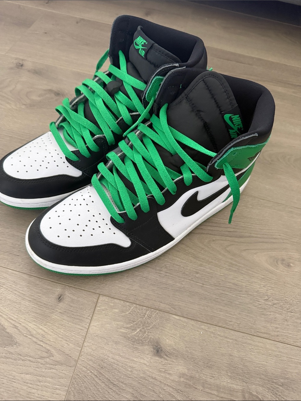 Nike High-Top Sneakers in Black, White & Green